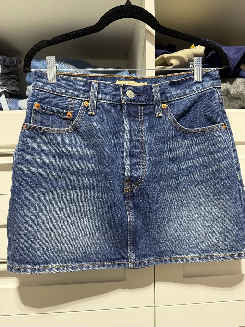 Levi’s ICON Denim Skirt